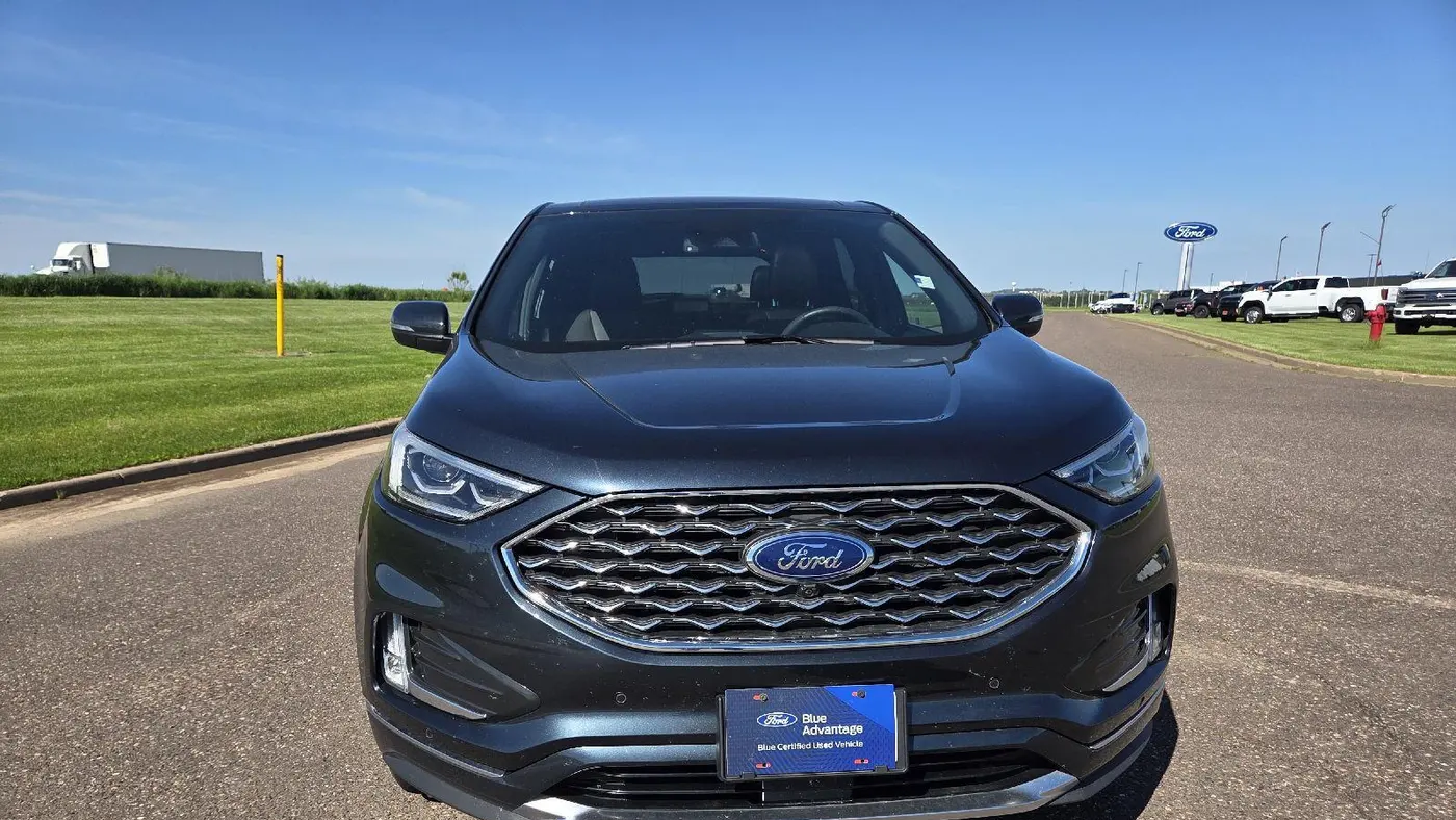 2022 Ford Edge Titanium