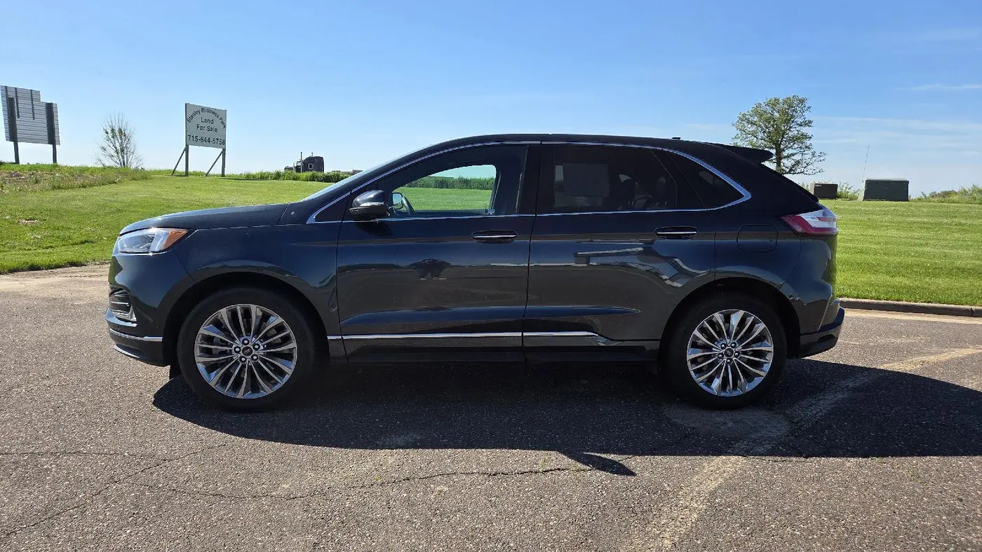 2022 Ford Edge Titanium