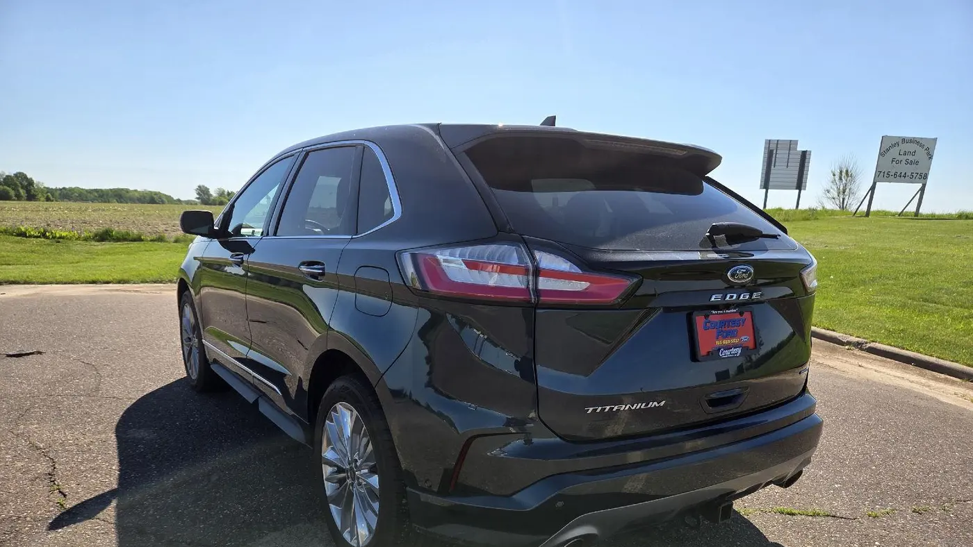 2022 Ford Edge Titanium