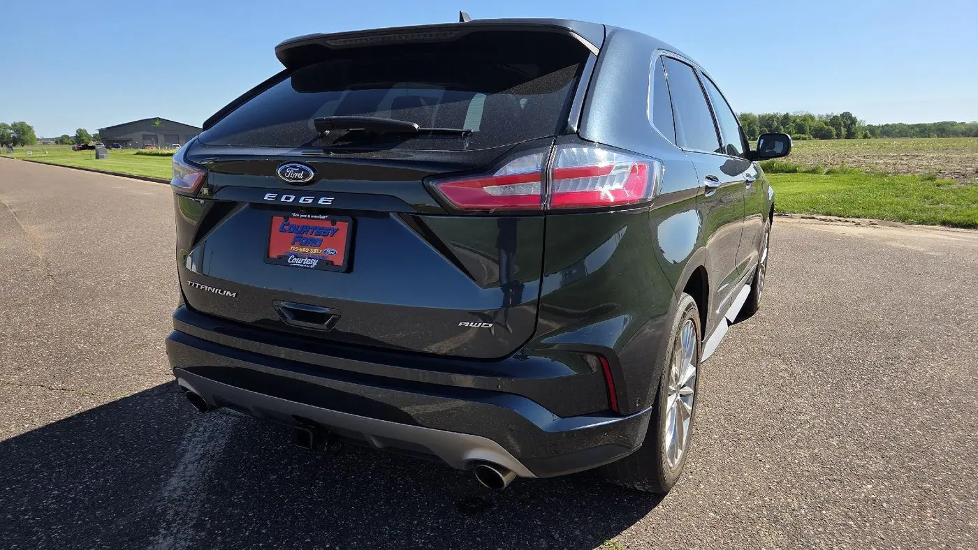 2022 Ford Edge Titanium