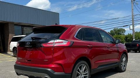 2022 Ford Edge Titanium
