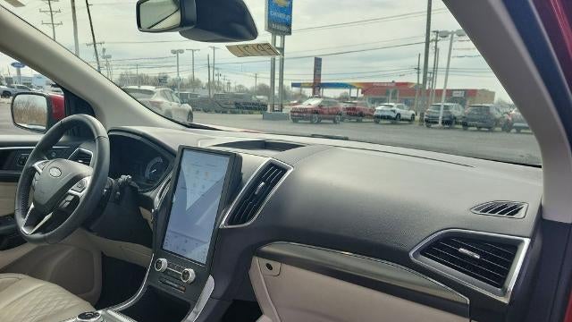 2023 Ford Edge Titanium