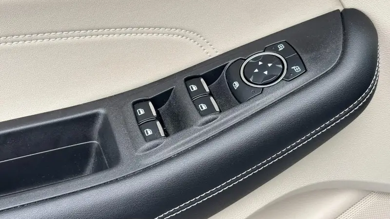 2023 Ford Edge Titanium