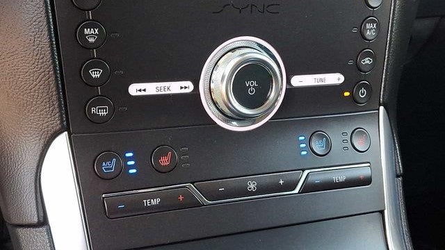 2020 Ford Edge Titanium