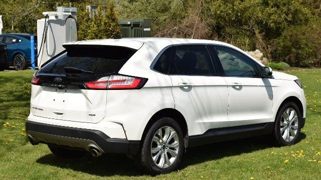 2021 Ford Edge Titanium