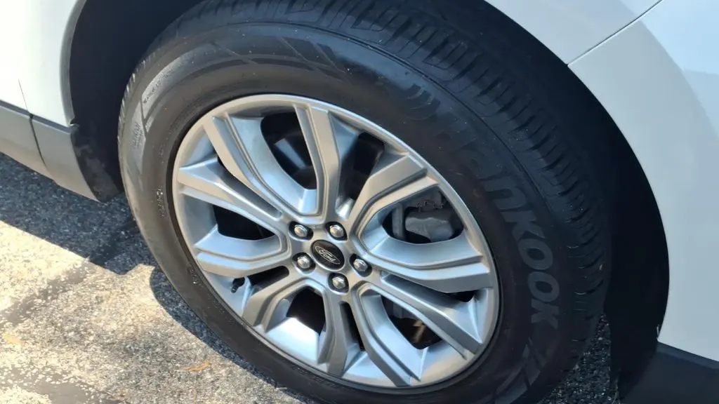 2023 Ford Edge Titanium