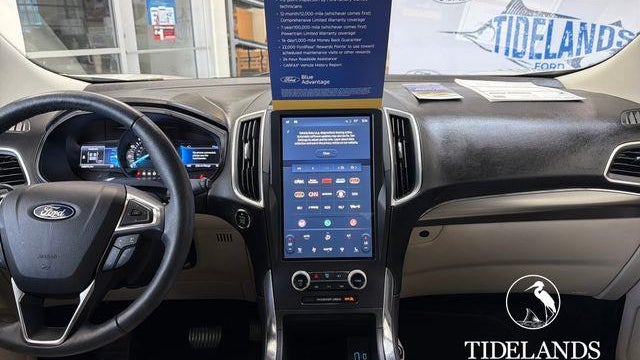 2023 Ford Edge Titanium