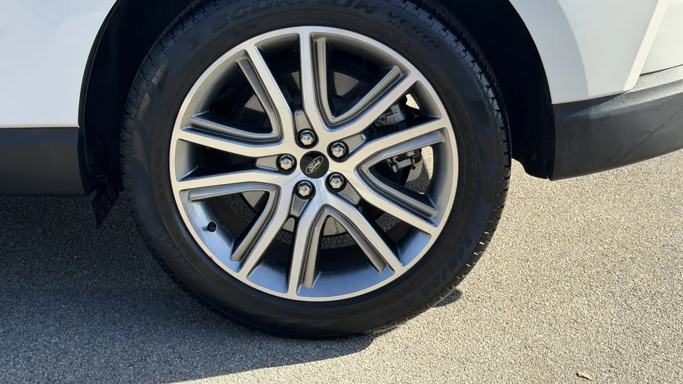 2023 Ford Edge Titanium