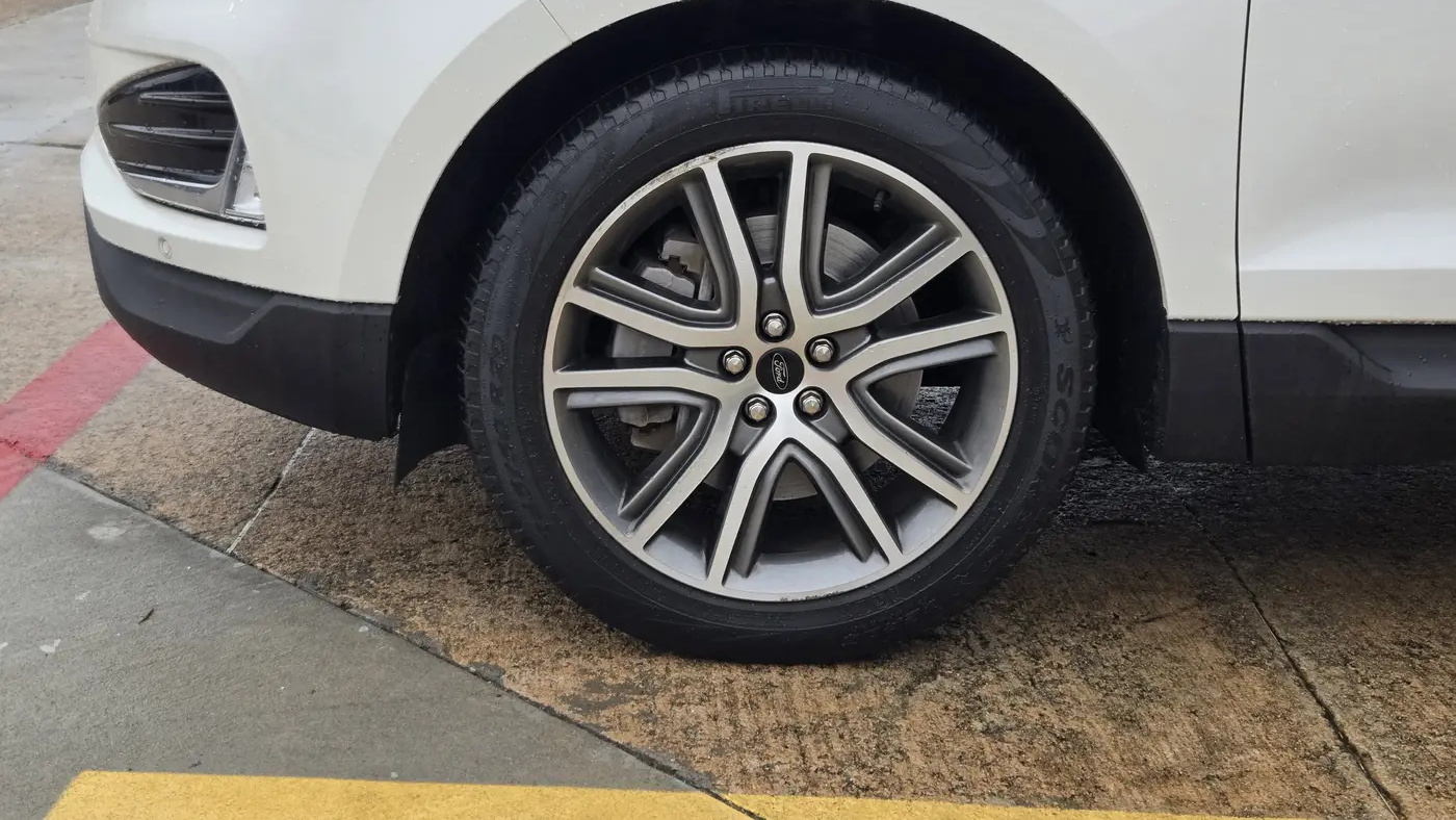 2023 Ford Edge Titanium
