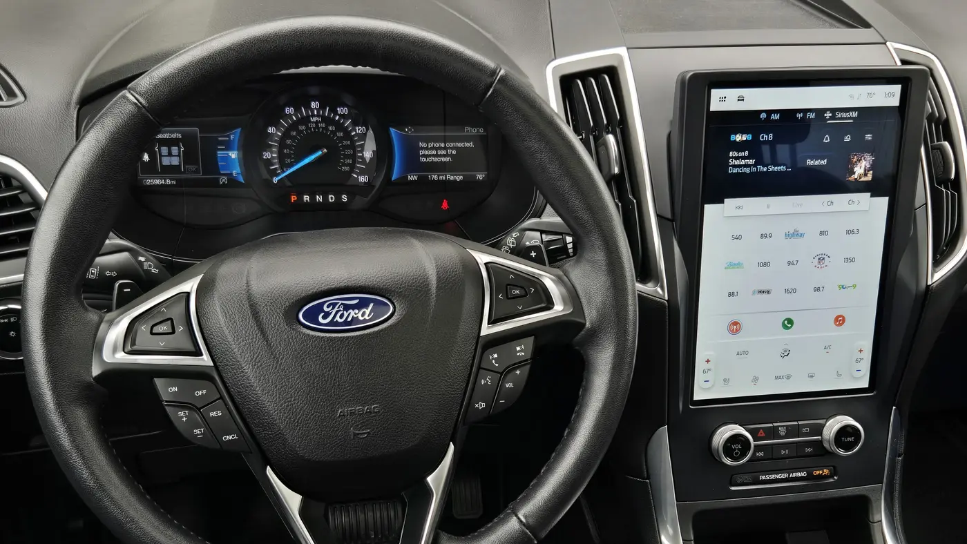 2023 Ford Edge Titanium