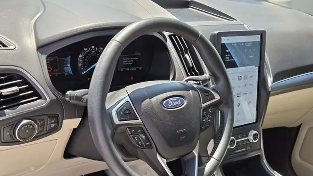 2023 Ford Edge Titanium