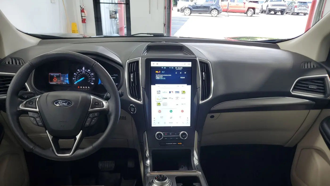 2024 Ford Edge Titanium
