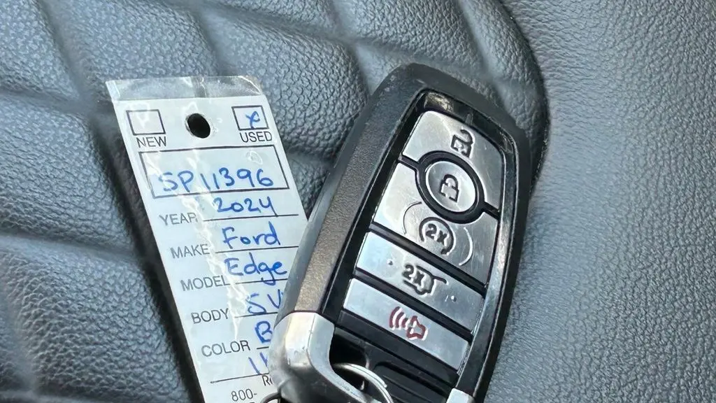 2024 Ford Edge Titanium