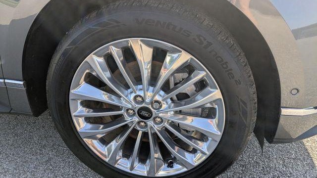 2024 Ford Edge Titanium