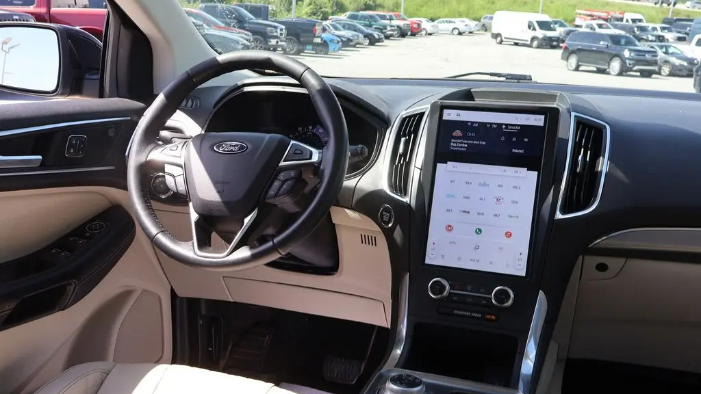 2024 Ford Edge Titanium