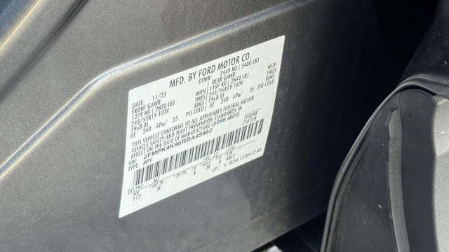 2024 Ford Edge Titanium