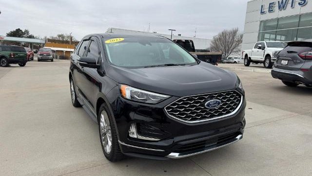 Preowned 2022 Ford Edge Titanium for Sale