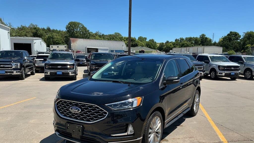 Preowned 2022 Ford Edge Titanium for Sale