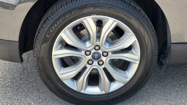 2020 Ford Edge Titanium