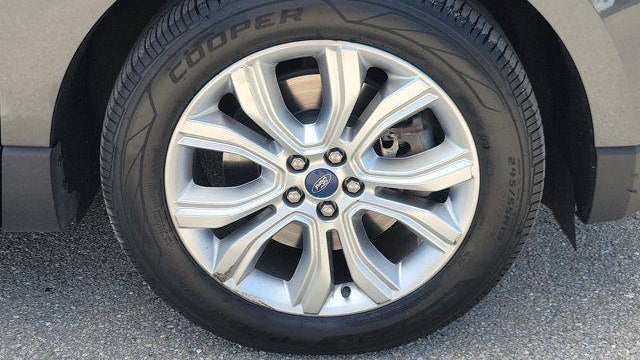 2020 Ford Edge Titanium