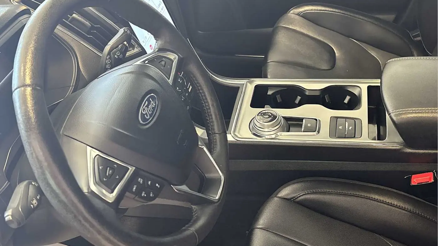2022 Ford Edge Titanium