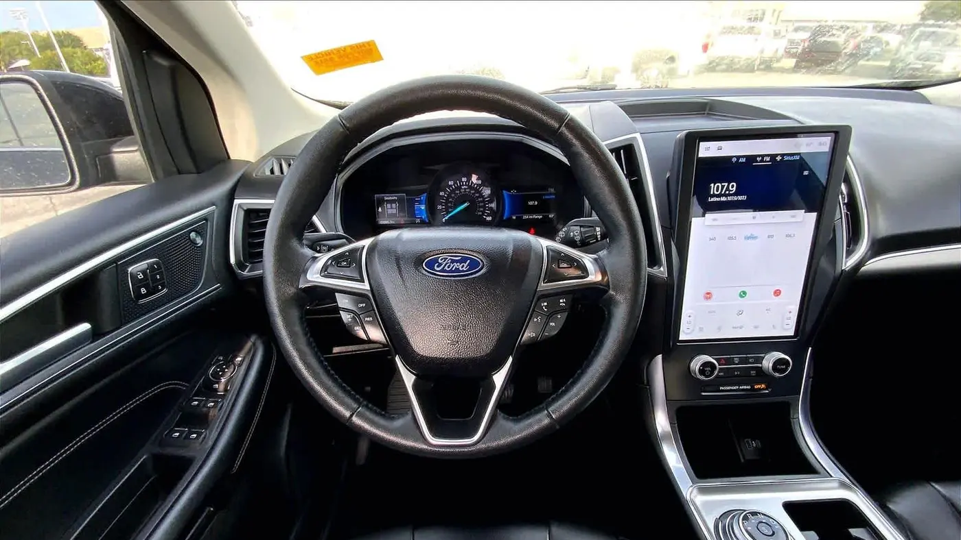 2022 Ford Edge Titanium
