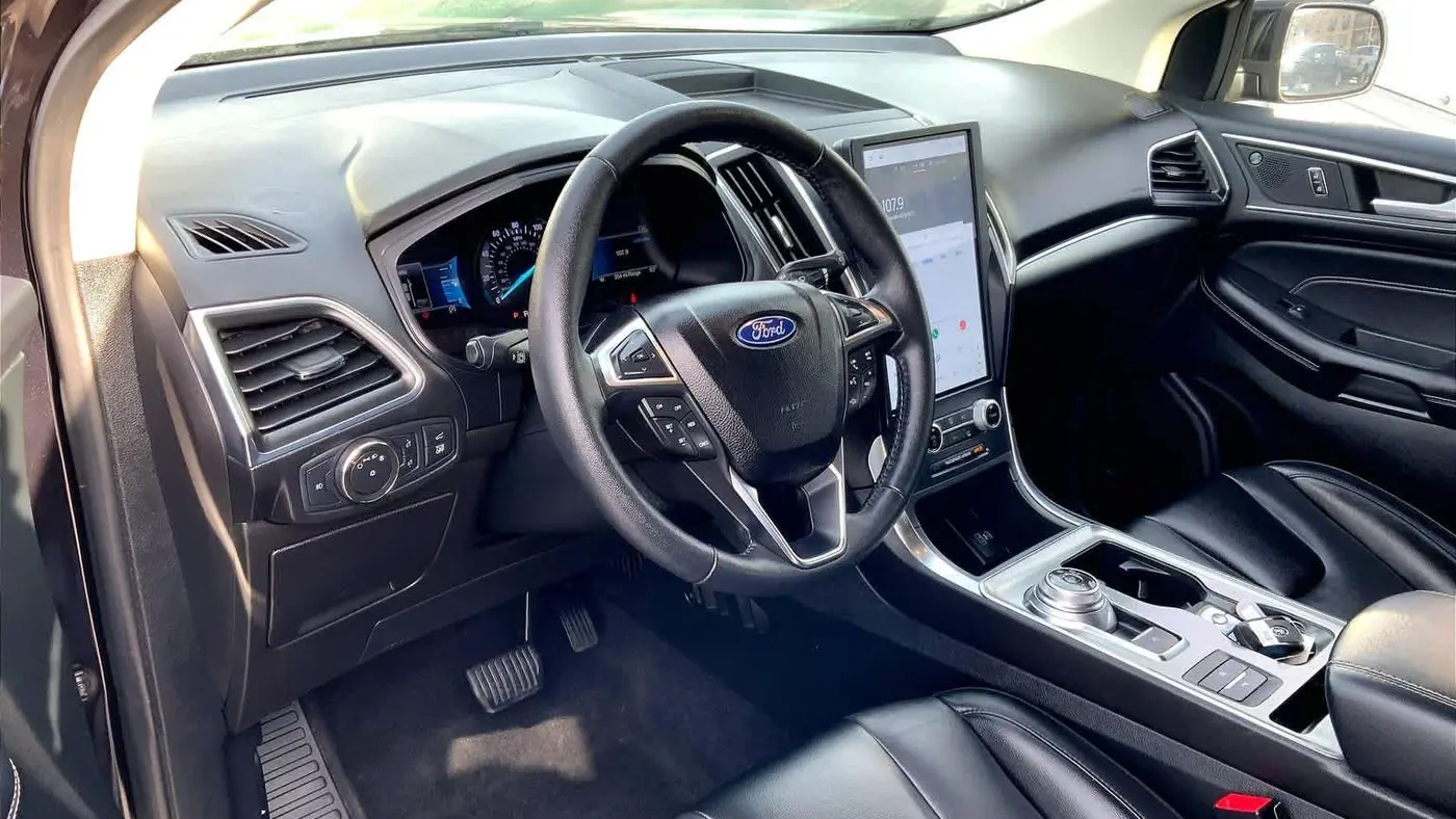 2022 Ford Edge Titanium