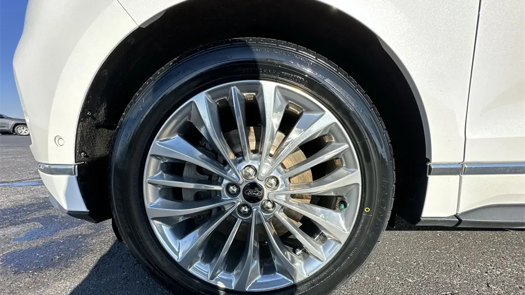 2021 Ford Edge Titanium