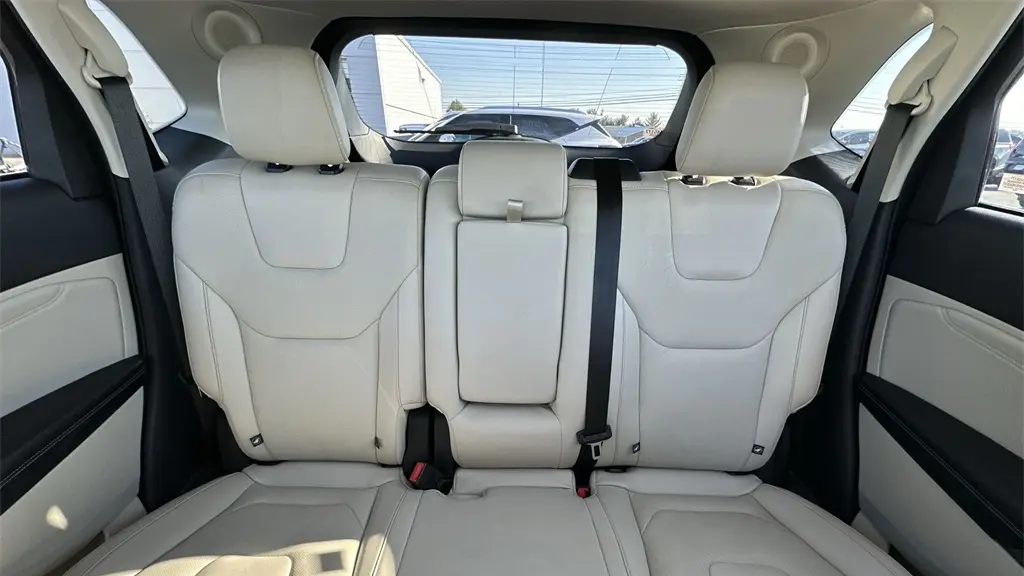2021 Ford Edge Titanium