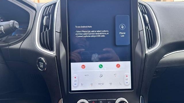 2022 Ford Edge Titanium