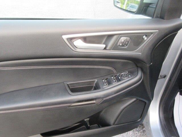 2022 Ford Edge - $22,000