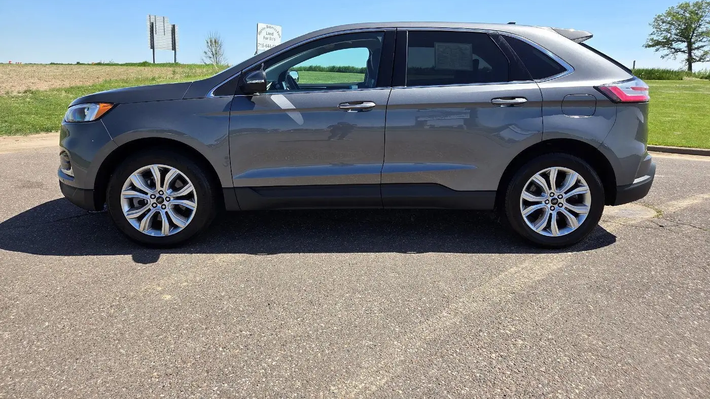 2024 Ford Edge Titanium