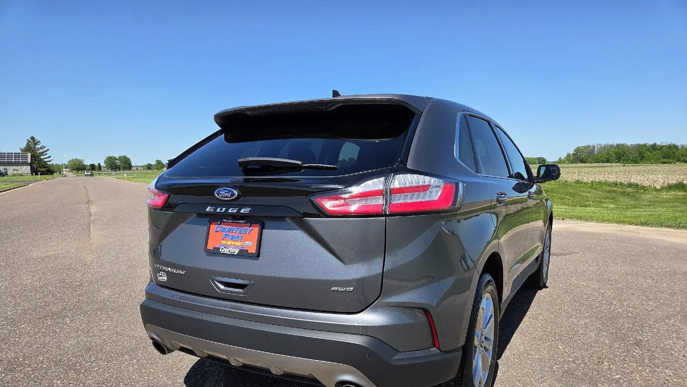 2024 Ford Edge Titanium