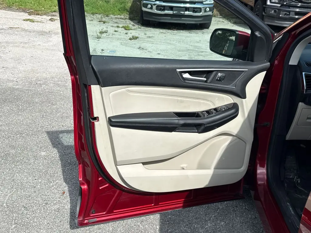 2015 Ford Edge - $10,900