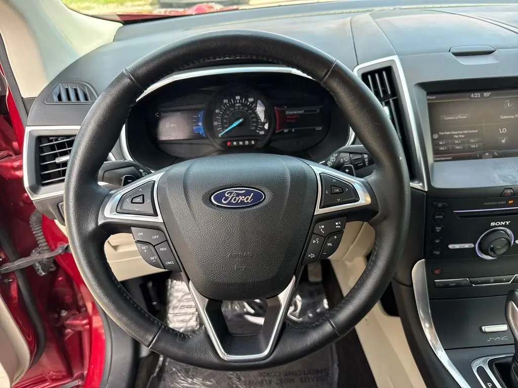 2015 Ford Edge - $10,900