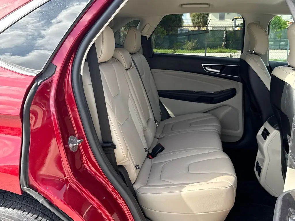 2015 Ford Edge - $10,900