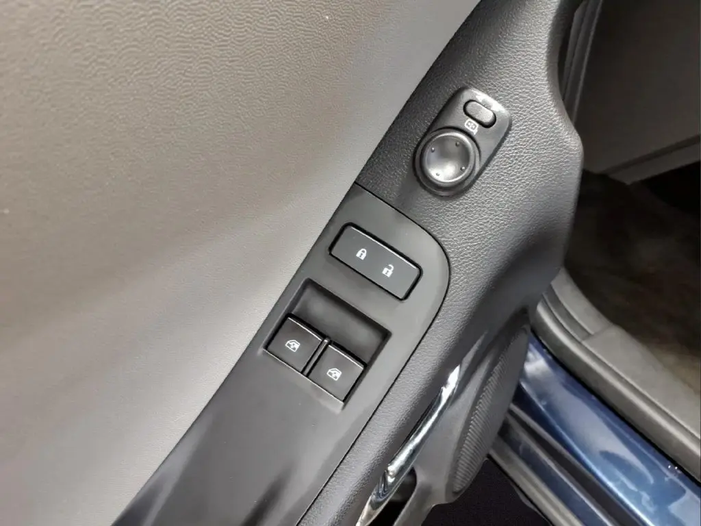 2015 Chevrolet Camaro - $15,995