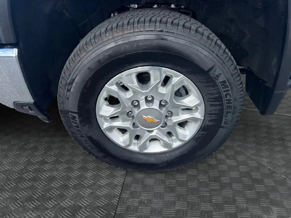 2026 Chevrolet Silverado Hd - $65,490