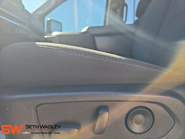 2025 Chevrolet Silverado Hd - $57,900