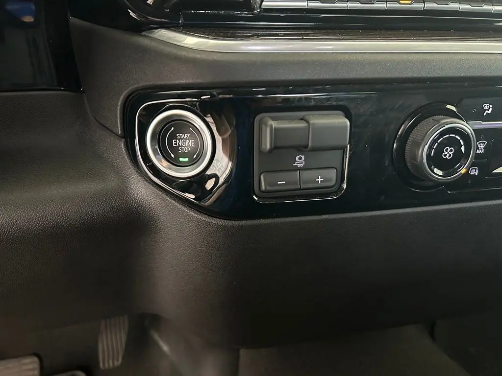 2026 Chevrolet Silverado Hd - $59,256