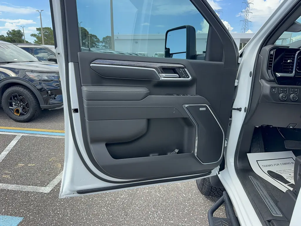 2026 Chevrolet Silverado Hd - $73,995