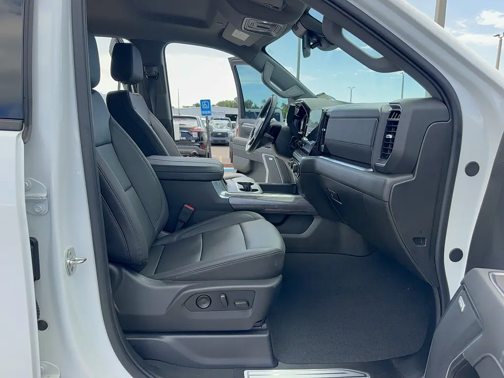 2026 Chevrolet Silverado Hd - $73,995