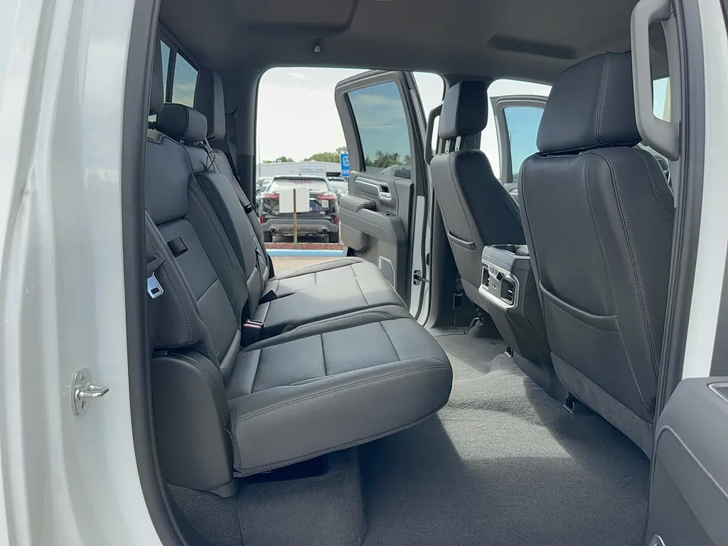 2026 Chevrolet Silverado Hd - $73,995