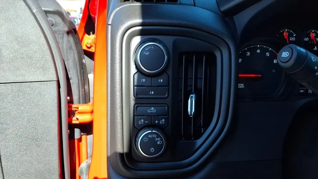 2025 Chevrolet Silverado 2500HD Custom