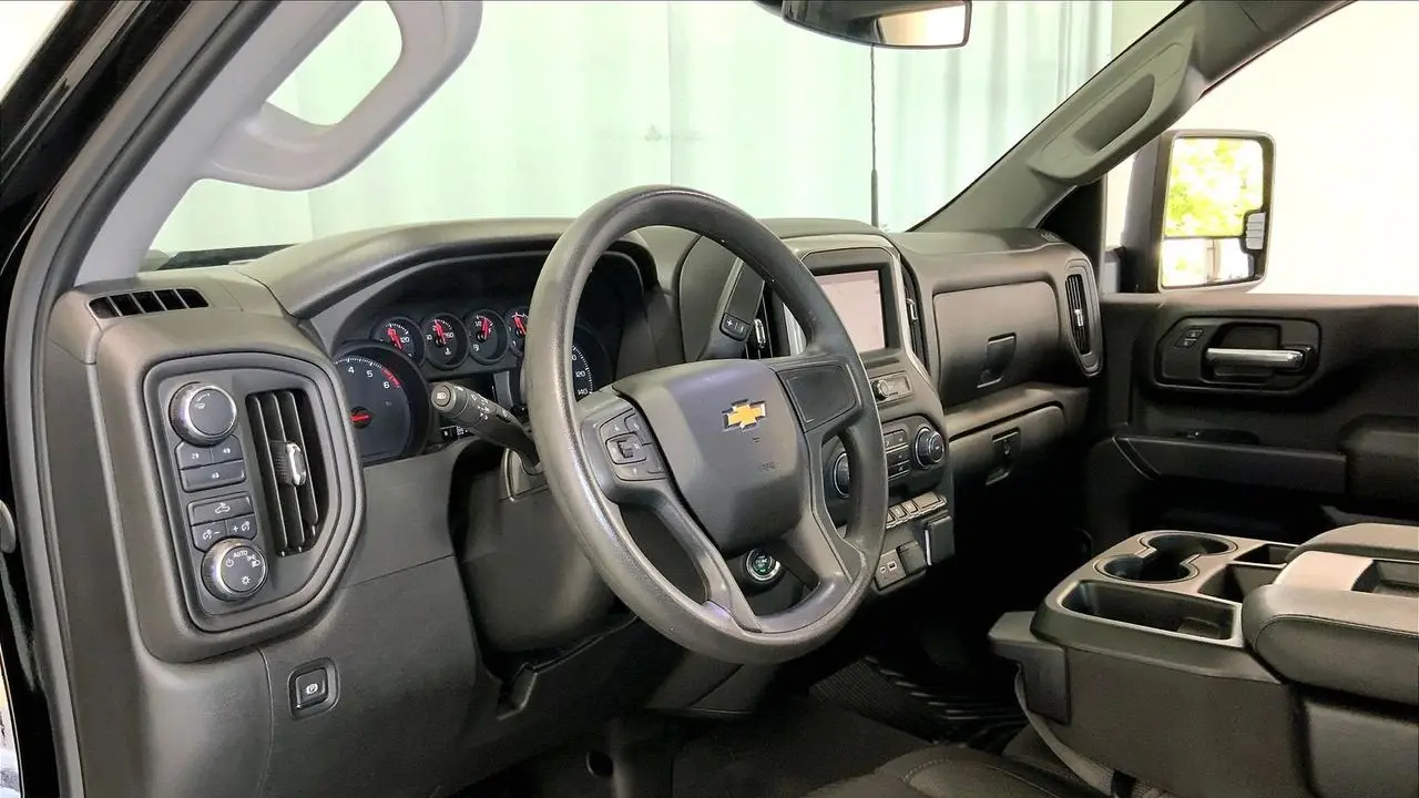 2025 Chevrolet Silverado 2500HD Custom
