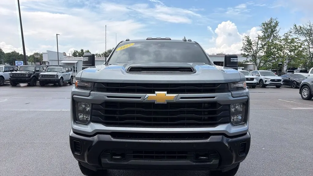 2025 Chevrolet Silverado 2500HD Custom