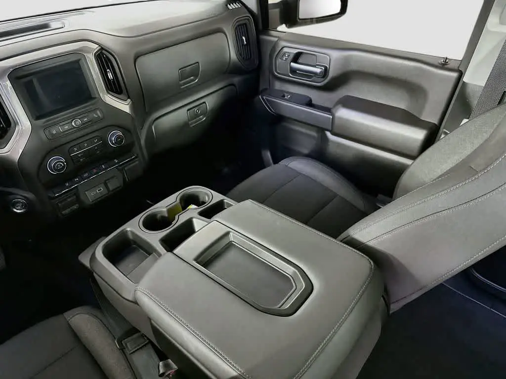 2026 Chevrolet Silverado Hd - $48,690
