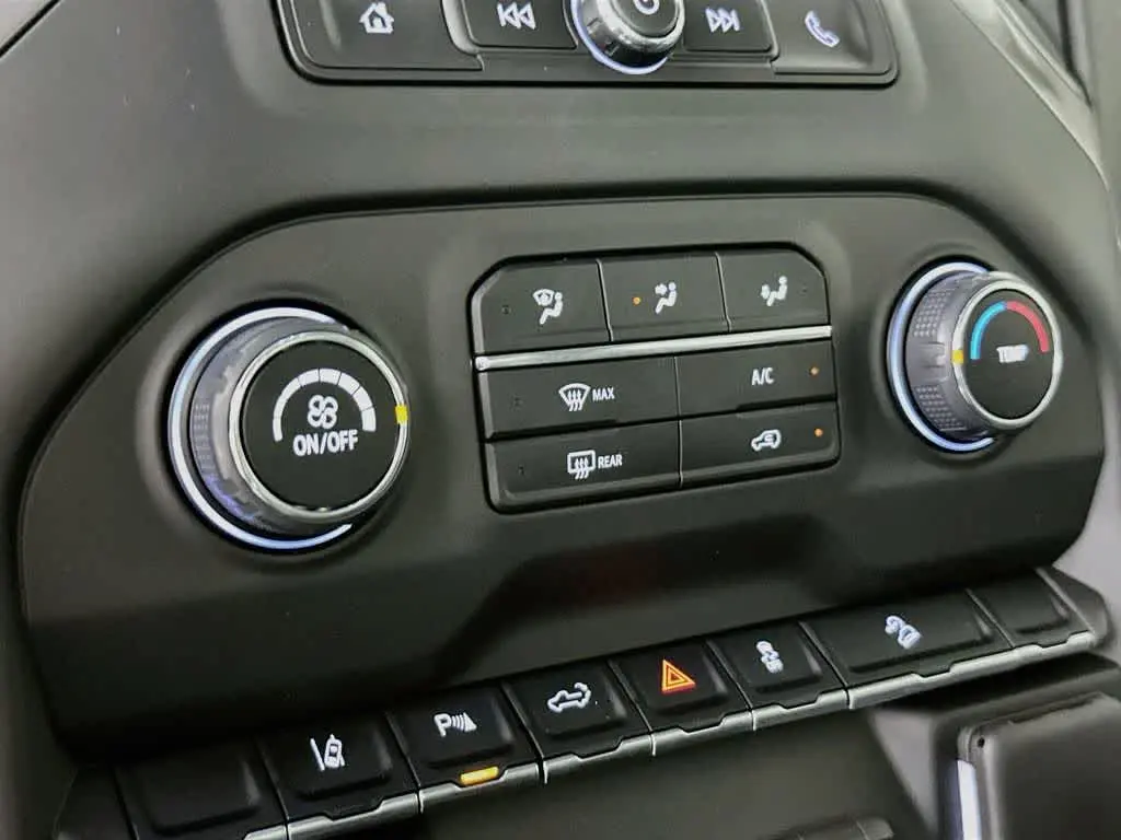 2026 Chevrolet Silverado Hd - $48,690