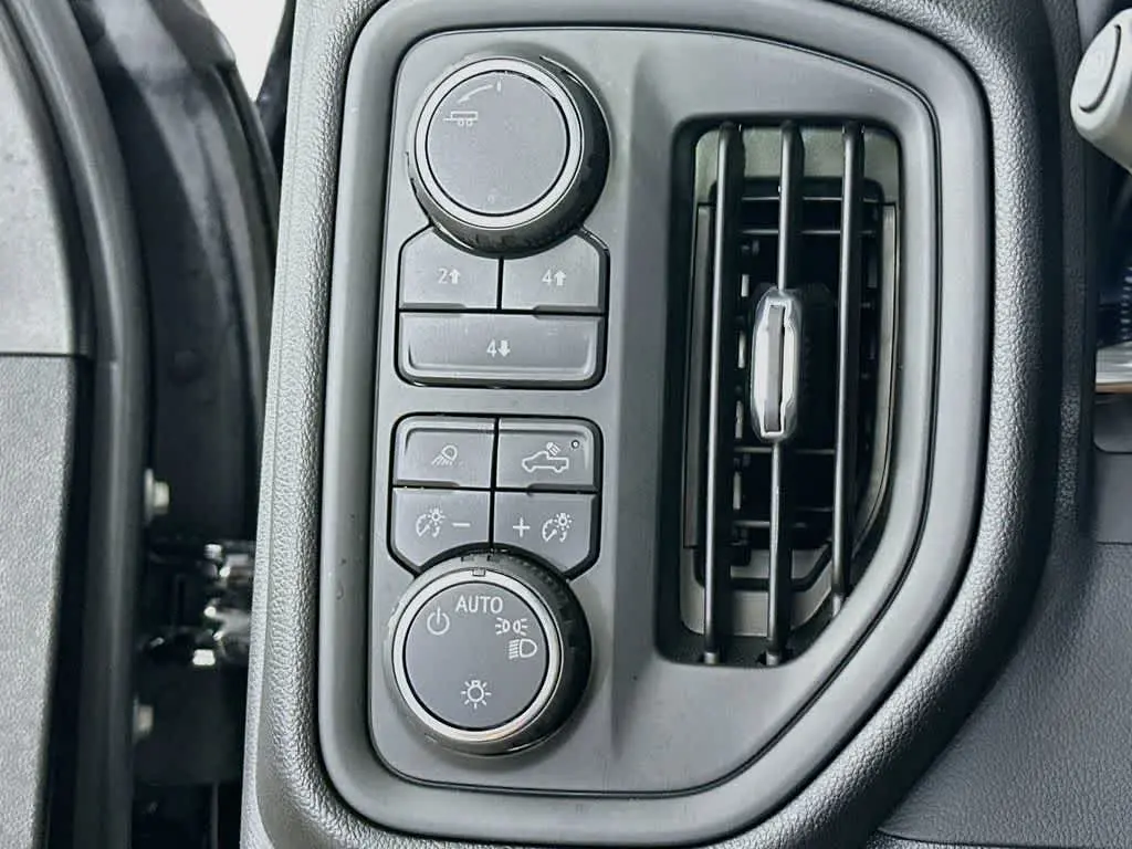 2026 Chevrolet Silverado Hd - $48,690