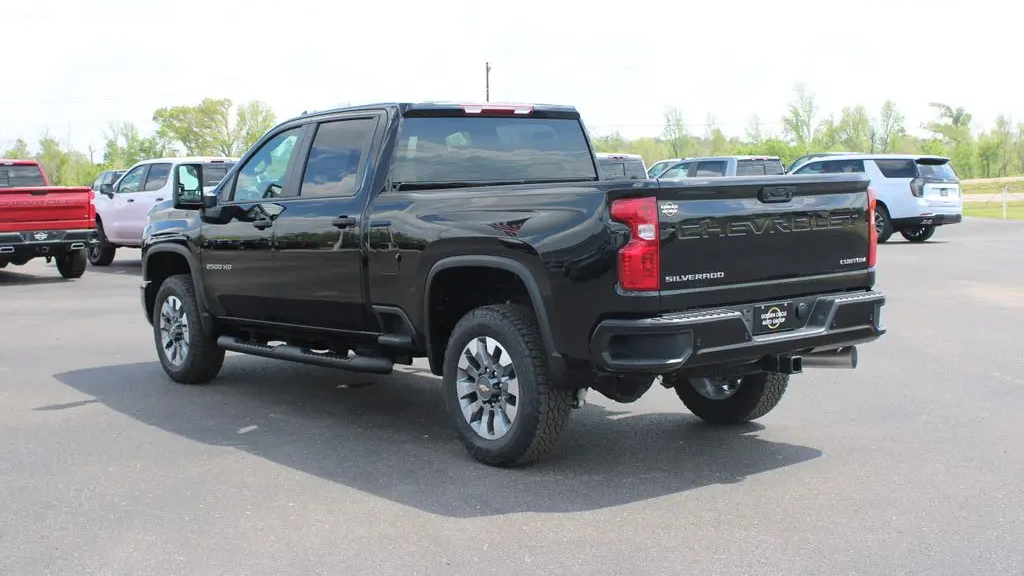 2026 Chevrolet Silverado 2500HD Custom